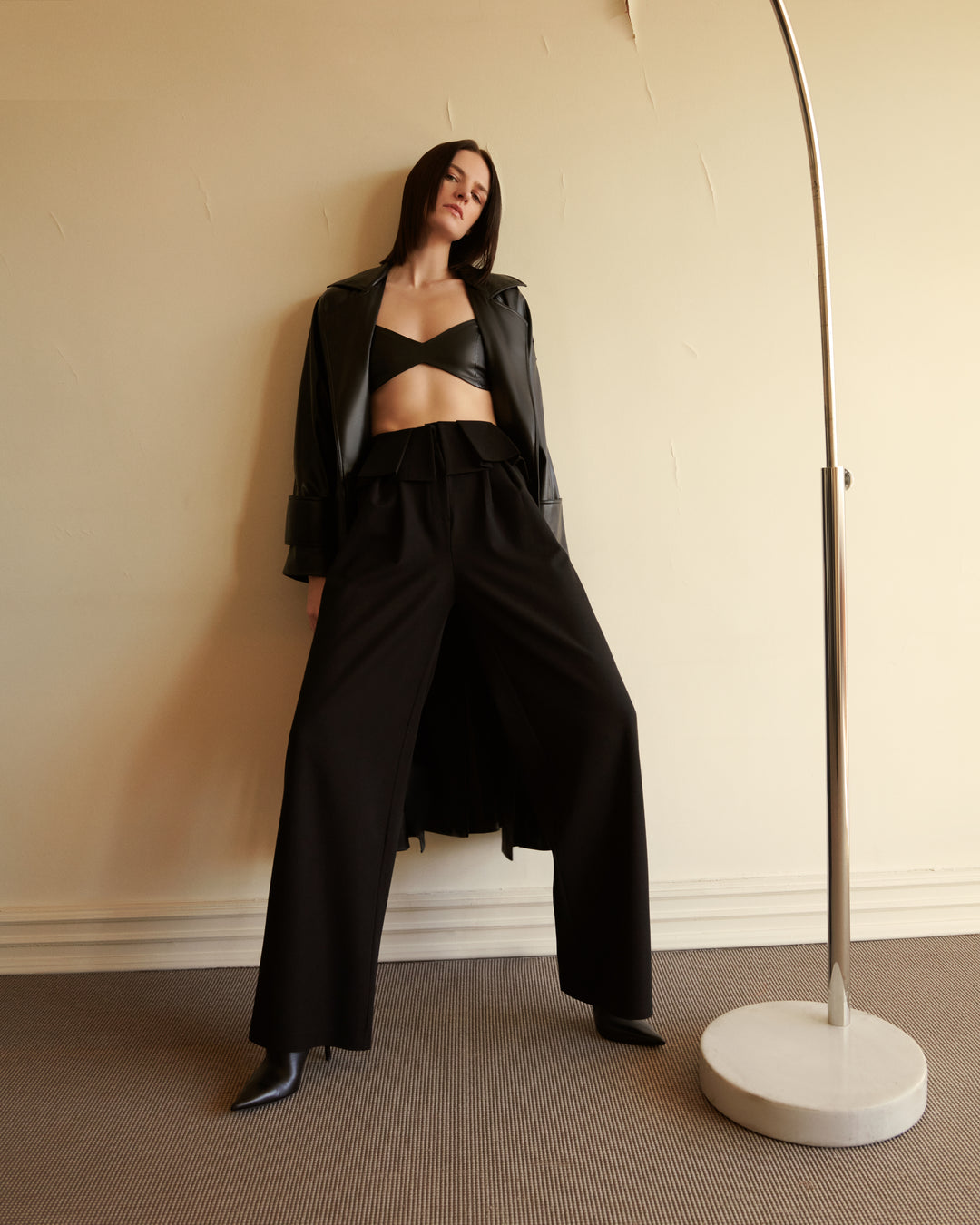 SİYAH VEGAN DERİ TRENCHCOAT