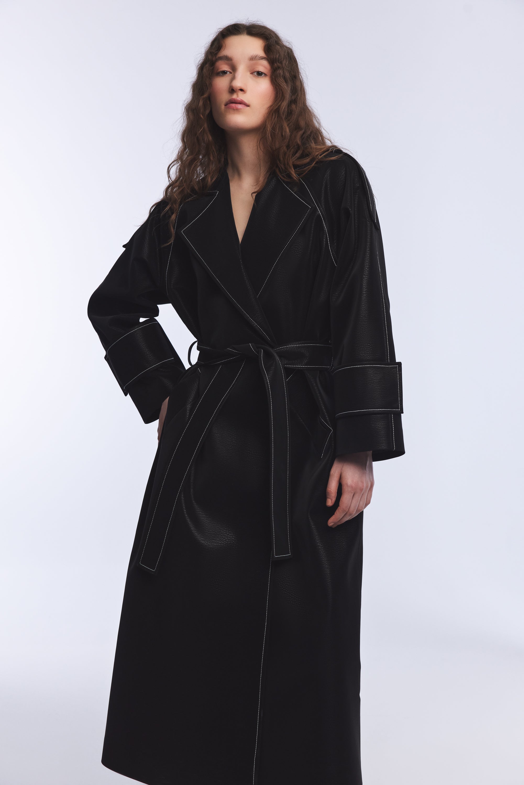 Lama Siyah Dikişli Trençkot – SELMACILEK