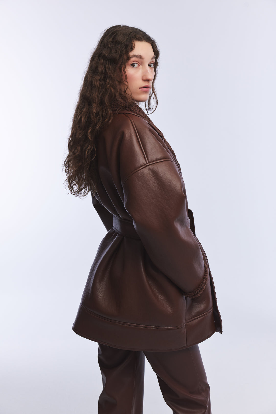 SİYAH SARA KABAN