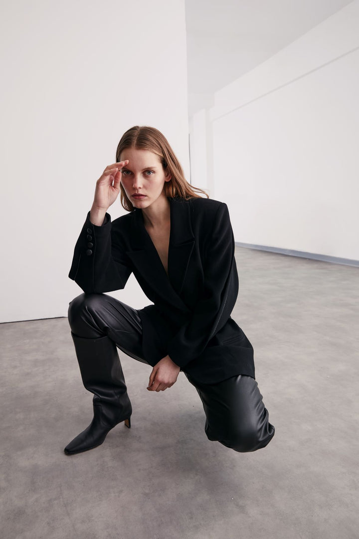 Siyah Dikiş Detaylı Blazer Ceket